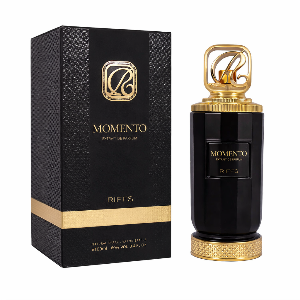 RiiFFS Momento Extrait de Parfum 100 ml im schwarzen Flakon mit goldener Kappe neben passender schwarzer Geschenkbox mit goldenen Details.